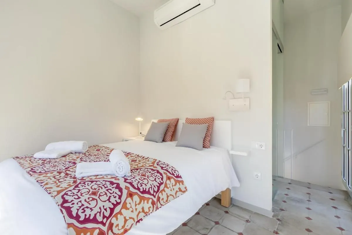 Aoa Alcazar Apartment 세비야 0*,